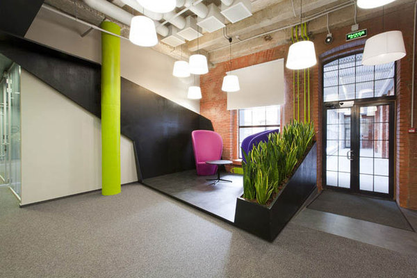 辦公室裝修設(shè)計，簡約、實用的設(shè)計