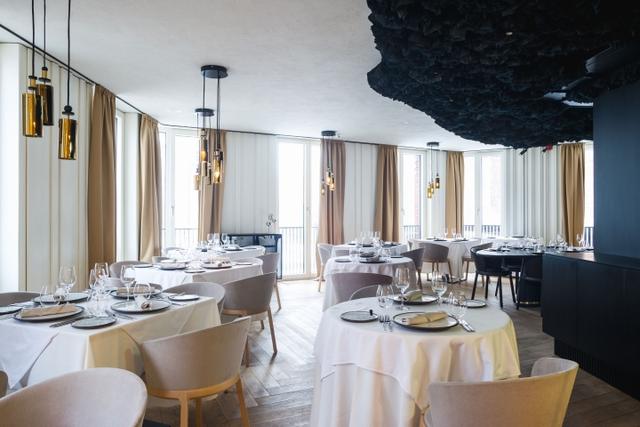 商業(yè)空間:里加老縣城現(xiàn)代風(fēng)格餐廳設(shè)計(jì)