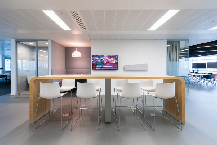 現(xiàn)代簡約辦公室裝修應(yīng)如何進行？現(xiàn)代簡約辦公室裝修技巧